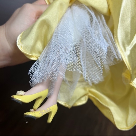 Porcelain Beauty and the Beast Belle doll - Picture 7 of 10